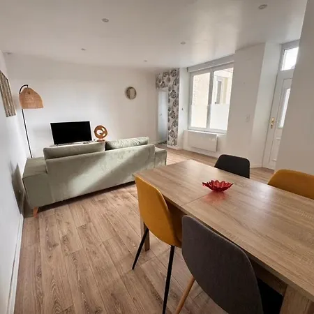 2 Pieces Avec Terrasse Apartment *